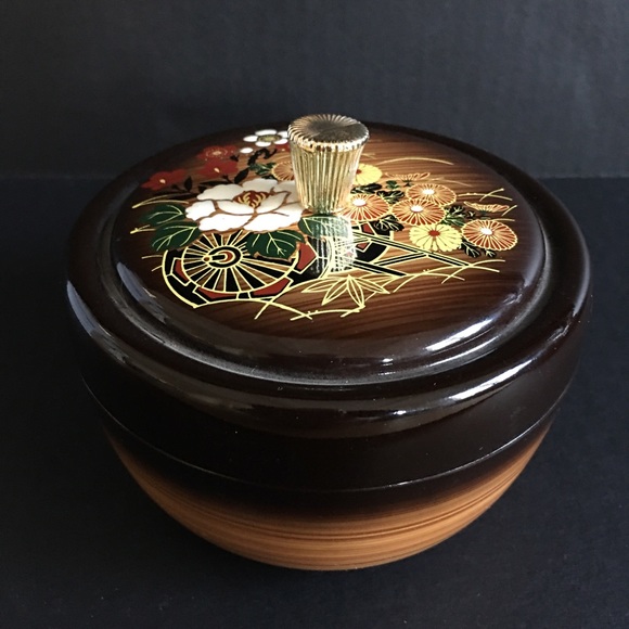 Lacquer Bento box or Keepsake box. Japan. Perfect - Picture 3 of 5